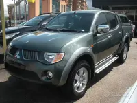 Usata Mitsubishi L200 Intense 136 CV (100 kW) 2011 Verde Pick-up