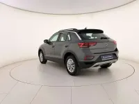 Usata VW T-Roc Life 150 CV (110 kW) 2025 Indium grey metallizzato nero SUV