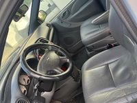 Usata Chrysler Voyager 150 CV (110 kW) 2006 Grigio Monovolume