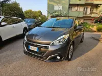 Usata Peugeot 208 Allure 82 CV (60 kW) 2019 Grigio Utilitaria