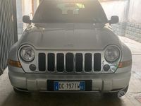Second-hand Jeep Cherokee 163 CP (119 kW) 2005 Gri SUV