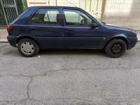Usata Ford Fiesta 75 CV (55 kW) 2001 Blu Utilitaria