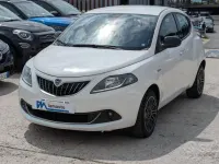 Usata Lancia Ypsilon Gold 69 CV (50 kW) 2022 Bianco Utilitaria