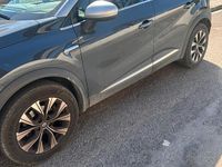 Usata Renault Captur 100 CV (73 kW) 2023 Blu SUV