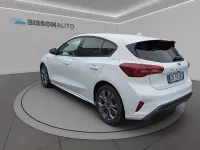 Begagnad Ford Focus ST-Line 125 HK (91 kW) 2023 Vit Sedan