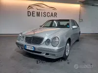 Usata Mercedes E200 Avantgarde 136 CV (100 kW) 2000 Grigio Berlina