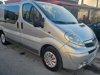 Usata Opel Vivaro 114 CV (83 kW) 2007 Argento Monovolume