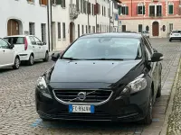 Usata Volvo V40 R-Design 120 CV (88 kW) 2016 Nero Berlina
