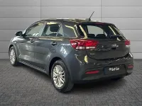 Usata Kia Rio 84 CV (61 kW) 2020 Grigio Berlina