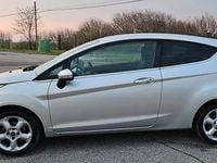 Usata Ford Fiesta 92 CV (67 kW) 2010 Argento Utilitaria