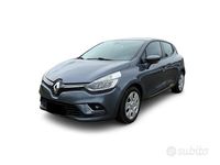 Usado Renault Clio IV 90 CV (66 kW) 2016 Gris Utilitario