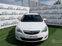 Usata Opel Astra 110 CV (80 kW) 2012 Bianco Station wagon