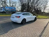 Usata Tesla Model 3 Standard Range Plus 100 kW (136 CV) 2019 Bianco Berlina