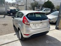 Usata Ford Fiesta Business Edition 75 CV (55 kW) 2015 Grigio Berlina