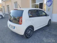 Usata VW up! high up! 75 CV (55 kW) 2015 Bianco Utilitaria