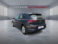 Usata VW Golf VIII Life 116 CV (85 kW) 2024 Grigio Berlina