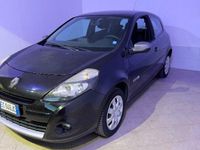 Usata Renault Clio II Luxe 101 CV (74 kW) 2010 Nero Berlina