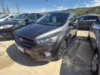 Usata Ford Kuga ST-Line 150 CV (110 kW) 2019 Grigio SUV
