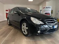 Gebraucht Mercedes R350 Premium 224 PS (164 kW) 2011 Schwarz Van / Kleinbus