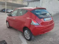 Usata Lancia Ypsilon 69 CV (50 kW) 2017 Bianco Utilitaria