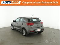 Usata Kia Rio Active 77 CV (56 kW) 2019 Verde Berlina