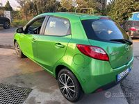 Usata Mazda 2 75 CV (55 kW) 2009 Verde Berlina