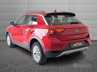 Używany VW T-Roc Life 110 KM (80 kW) 2023 Czerwony SUV