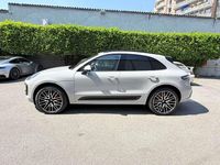 Usata Porsche Macan 441 CV (324 kW) 2024 Grigio gesso SUV
