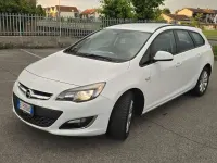 Usata Opel Astra 110 CV (80 kW) 2013 Station wagon