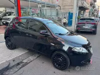 Usata Lancia Ypsilon Gold 95 CV (69 kW) 2017 Nero Utilitaria