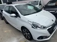 Usata Peugeot 208 Allure 82 CV (60 kW) 2016 Bianco Utilitaria