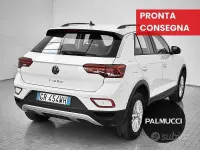 Usata VW T-Roc Life 150 CV (110 kW) 2023 Bianco SUV