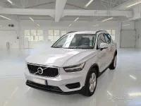 Usata Volvo XC40 Momentum 129 CV (94 kW) 2021 Grigio SUV