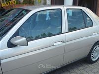 Usata Alfa Romeo 155 Super 150 CV (110 kW) 1996 Oro Berlina