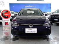 Usata VW Golf VIII Life 115 CV (84 kW) 2022 Blu Berlina