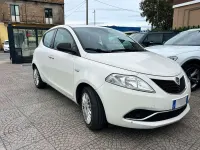 Usata Lancia Ypsilon Silver 69 CV (50 kW) 2017 Bianco Utilitaria