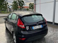 Usata Ford Fiesta Titanium 71 CV (52 kW) 2012 Nero Utilitaria