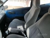 Usata Fiat Punto 80 CV (58 kW) 2001 Rosso Utilitaria