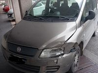 Begagnad Fiat Multipla 103 HK (75 kW) 2010 Grå Minibuss
