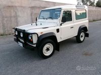 Gebraucht Land Rover Defender 109 PS (80 kW) 1990 Weiß SUV