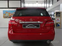 Usata Mercedes B180 Business 109 CV (80 kW) 2015 Rosso Utilitaria