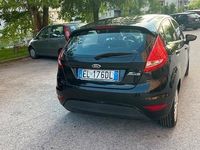 Usata Ford Fiesta 95 CV (69 kW) 2012 Nero Utilitaria