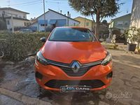 Usata Renault Clio V 66 CV (48 kW) 2023 Arancione Berlina