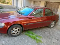 Usata Opel Vectra 90 CV (66 kW) 1996 Rosso Berlina