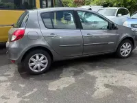 Usata Renault Clio II 75 CV (55 kW) 2009 Marrone Berlina