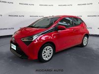 Usata Toyota Aygo Business Edition 72 CV (52 kW) 2019 Rosso Utilitaria
