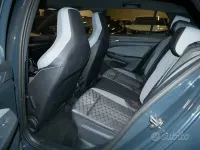Usata VW Golf VIII R-line 131 CV (96 kW) 2023 Grigio Berlina