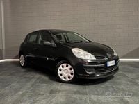 Usata Renault Clio II LE 75 CV (55 kW) 2007 Nero Berlina