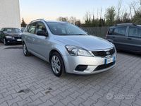 Usata Kia Ceed LX 90 CV (66 kW) 2010 Grigio Utilitaria