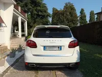 Usata Porsche Cayenne 239 CV (175 kW) 2012 Bianco SUV